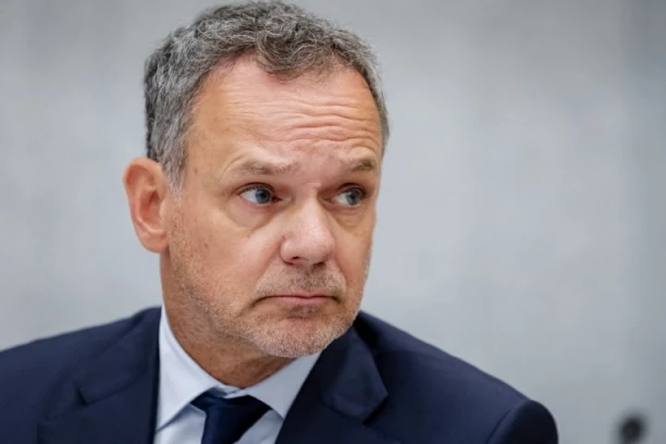 MINISTAR SPOLJNIH POSLOVA PODNEO OSTAVKU! Za njim otkaze dale i sve stranačke kolege