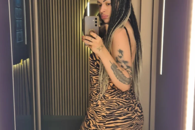 SA OVOM BOLEŠĆU SE BORI NAŠA PEVAČICA - Nakon VELIKE TRAGEDIJE progovorila o simptomima!