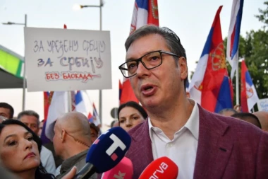"POZIVAM IH NA DIJALOG": Vučić iz Pekinga poručio da "moramo štititi blokadere, ali i druge od njih"