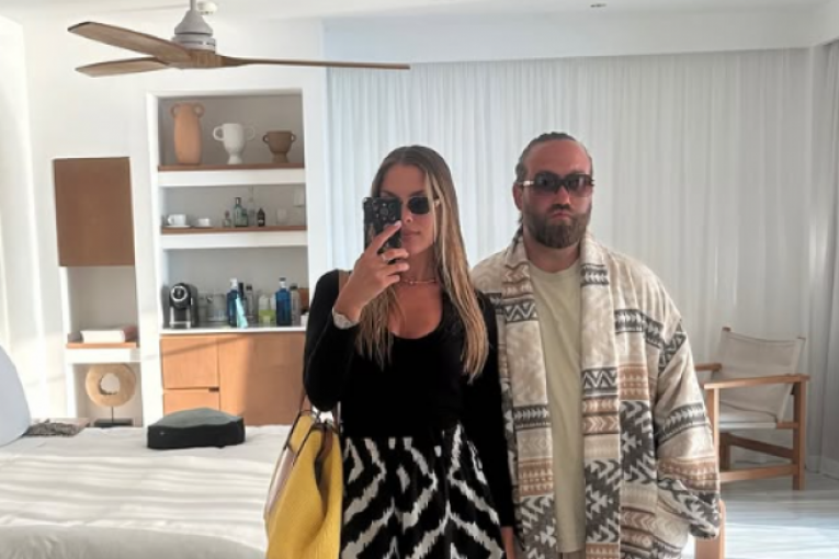 Rasta uživa sa svojom devojkom