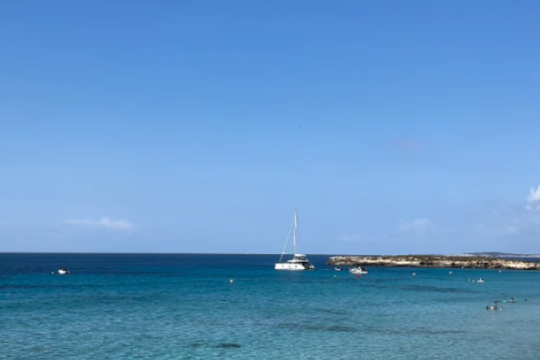 Rasta uživa sa svojom devojkom