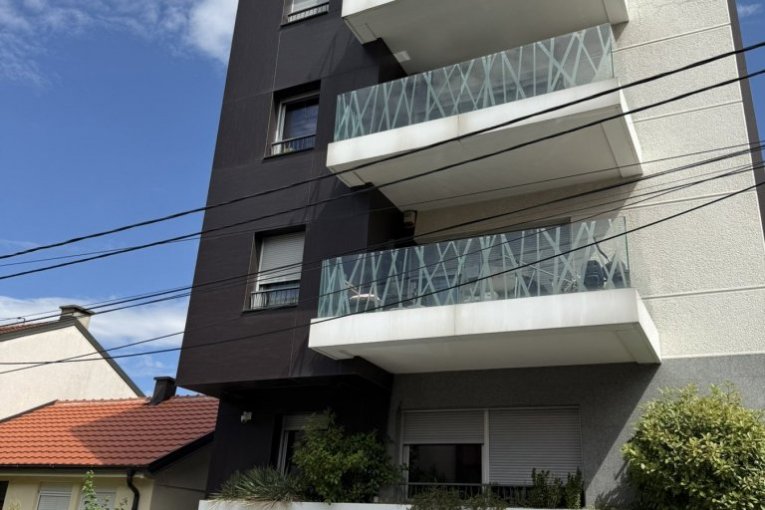 Zgrada u kojoj živi Ana NIkolić