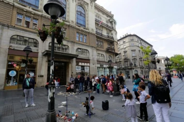 BAKA "ZAPALILA" KNEZ MIHAILOVU!  Pogledajte scenu koja je zaustavila centar Beograda (VIDEO)