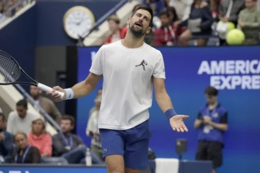 SUDIJA USPEO DA IZNERVIRA ĐOKOVIĆA! Ovo NISTE VIDELI u prenosu: Evo zašto su se RASPRAVLJALI!