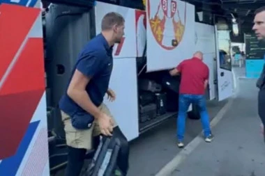 SNIMAK JOKIĆA S AERODROMA POKAZUJE ZAŠTO JE NAJBOLJI NA SVETU: Pogledajte šta Nikola radi u 8 ujutru! (VIDEO)