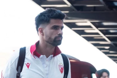 ZVEZDA OTPUTOVALA NA KIPAR: Evo šta se dešava sa Arnautovićem i Radonjićem! (FOTO)