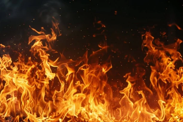 DRAMATIČNI SNIMCI IZ BAGDADA! Vatra guta hotel u kome je smeštena misija EU! (VIDEO)