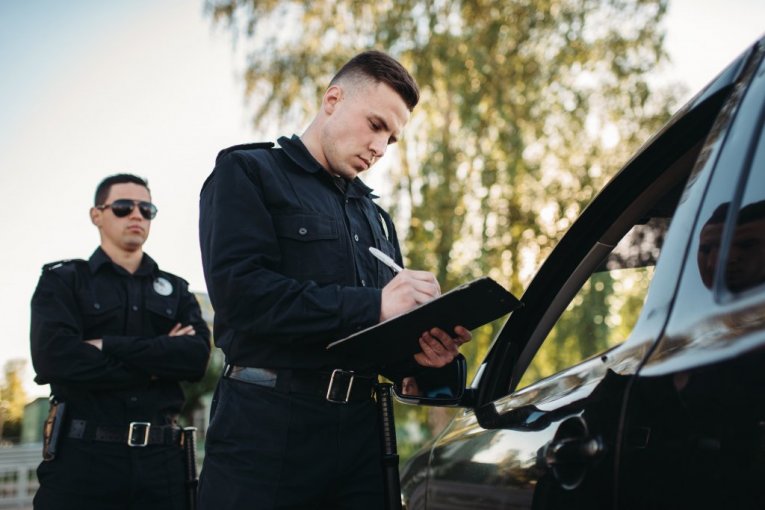 OVE GREŠKE NA ODMORU MOGU VAS KOŠTATI I 2.000 EVRA! Ako krećete na more, dobro pazite!