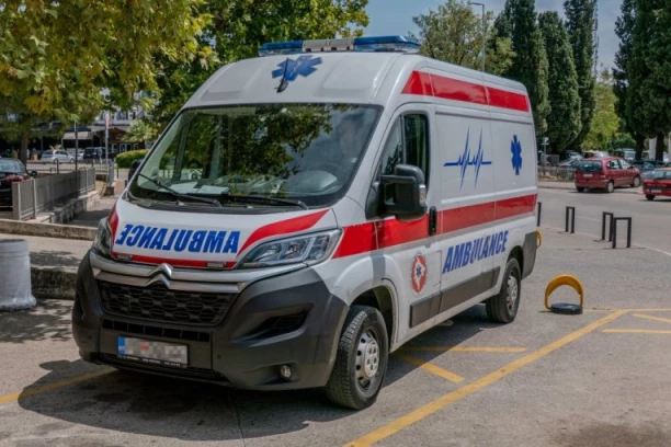 POGINULA DEVOJKA (21) U UDESU! Dve mlade osobe teško povređene!