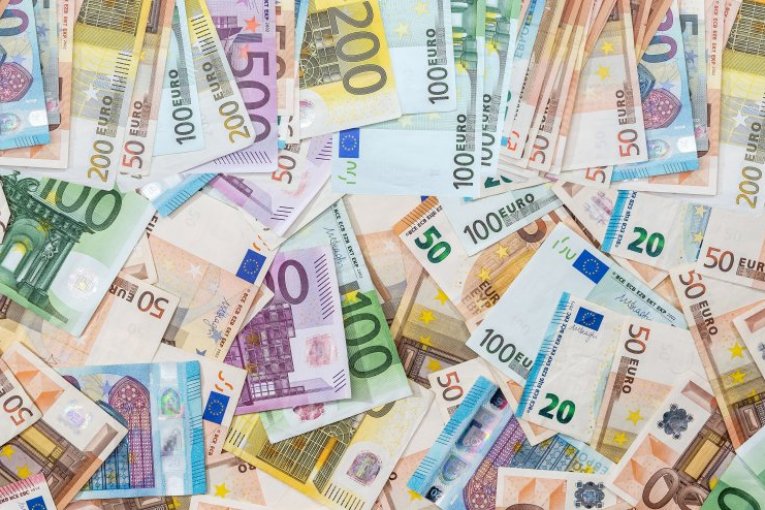 ONI SU REKORDERI PO VISINI PLATE: Zarađuju do 90.000 evra godišnje, imaju 61 dan odmora, ali postoji jedna caka!