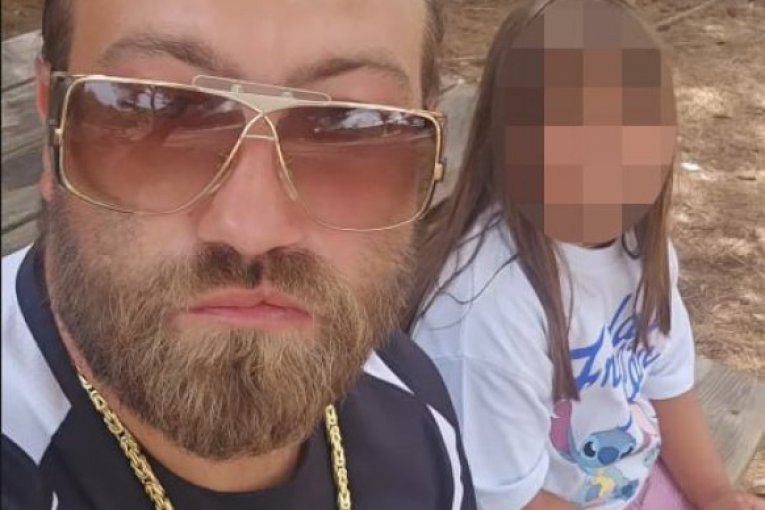 Stefan Đurić Rasta sa ćerkicom Tarom