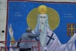 ZAVRŠEN PRVI MURAL SVETOG VASILIJA OSTROŠKOG NA SVETU: Zid u ovom gradu postao mesto molitve