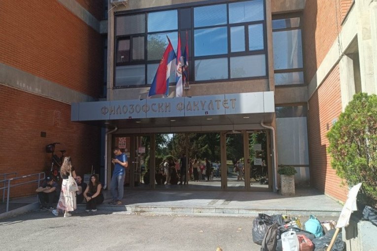 VEĆINI STUDENATA MUKA OD BLOKADA! Zbog Čanka i Bačulova studenti mogu da se oproste s godinom? TOTALNI PREOKRET NA PONOĆNOM PLENUMU BLOKADERA