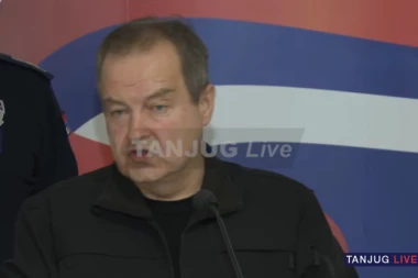 NASILNO SU UŠLI U PROSTORIJE FAKULTETA! Dačić o situaciji u Novom Sadu: Gurali su, udarali i napadali policiju