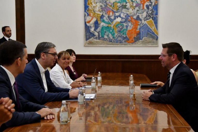 VUČIĆ SE SASTAO SA SVOLVELOM! O modalitetima za jačanje saradnje na političkom i ekonomskom planu (FOTO)