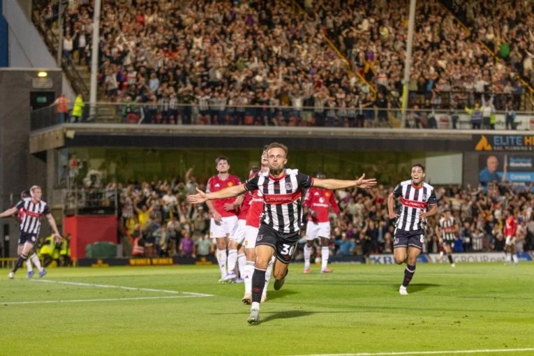 NAJVEĆA BRUKA U ISTORIJI JUNAJTEDA: Mančester ispao od tima iz četvrte lige! (VIDEO)