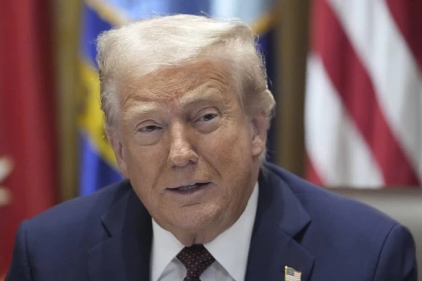 TRAMP PONOVO UDARIO: Američka vojska izvela napad – IMA MRTVIH!! (VIDEO)