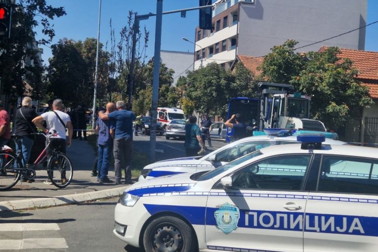 Teška nesreća u Zemunu u kojoj je poginula devojčica