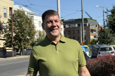 DIRLJIVA SCENA: Ivan Marinković uz sina na pragu škole – obećanje koje je delovalo nemoguće, sada je ispunjeno! (FOTO)