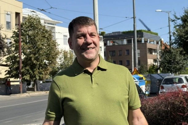 DIRLJIVA SCENA: Ivan Marinković uz sina na pragu škole – obećanje koje je delovalo nemoguće, sada je ispunjeno! (FOTO)