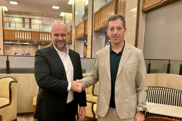 "VRATITE IH KUĆI" - Đurić sa predsednikom Kneseta o hitnoj potrebi oslobađanja talaca koje drži Hamas