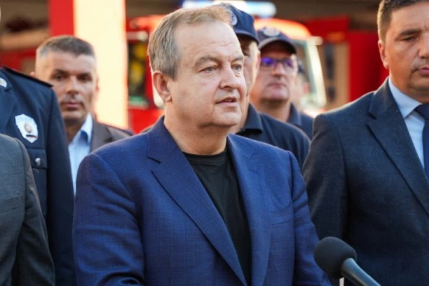 "INFORMACIJA JE LAŽNA I PLASIRANA SA POLITIČKIM CILJEM!“ Dačić oštro demantovao tvrdnje o policijskoj brutalnosti!