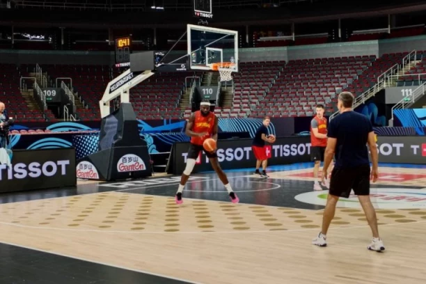 SPORTISSIMO NA TRENINGU PORTUGALA PRED SRBIJU: Keta se sprema za Jokića i to na neverovatan način! (VIDEO)