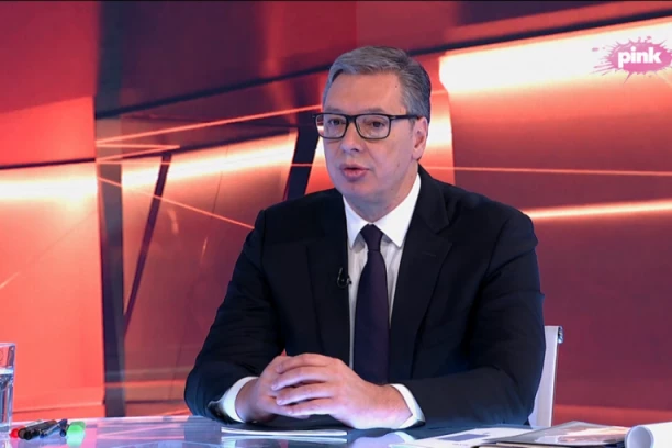 VUČIĆ O NEVEROVATNOM USPEHU: BDP 2012. bio 35 milijardi, 2027. završićemo sa 102 milijarde evra!