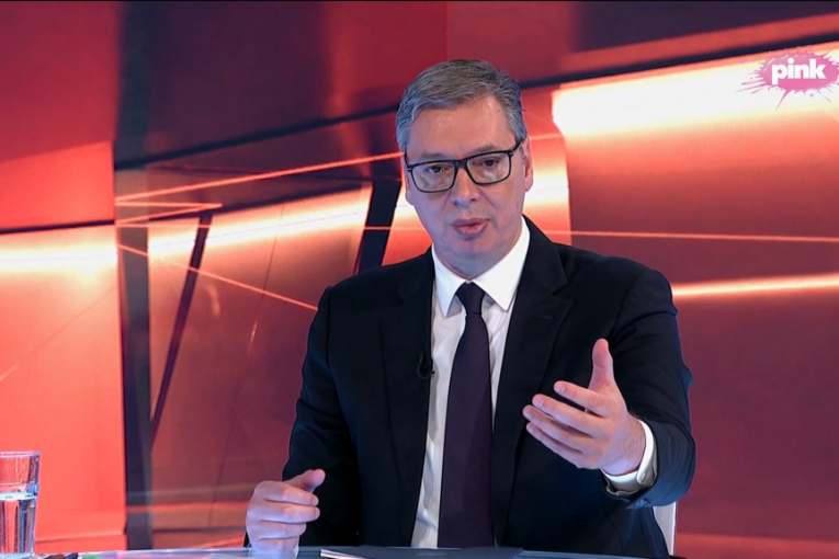 VUČIĆ OBRADOVAO NAJSTARIJE SUGRAĐANE! Od 1. decembra penzije veće 12 odsto!