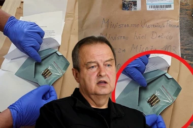 TRI METKA ZA DAČIĆA! Jeziva pošiljka stigla u Vladu Srbije! (FOTO)