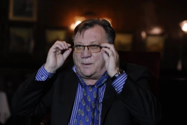 "ON MI JE KAO PORODICA" Naša pevačica progovorila o Halidu Bešliću, otkrila u kakvom je sada stanju! (FOTO)