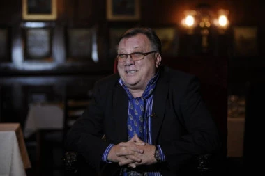 "BILI SMO KAO BRAĆA, ODREDIO SAM GDE ĆE MU BITI GROB": Halid Bešlić imao velikog prijatelja sa estrade - nisu stigli da ispune svoju želju!