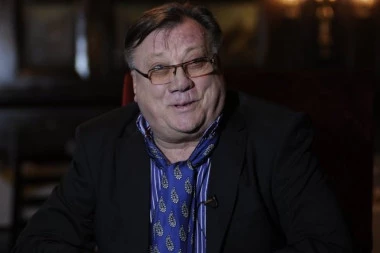 OVAJ PEVAČ JE UNUK HALIDA BEŠLIĆA: Nakon njegove smrti sve isplivalo na videlo! (FOTO)