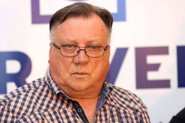 SRCE DA VAM PREPUKNE! Izašla nova pesma Halida Bešlića koju je posvetio supruzi! (VIDEO)