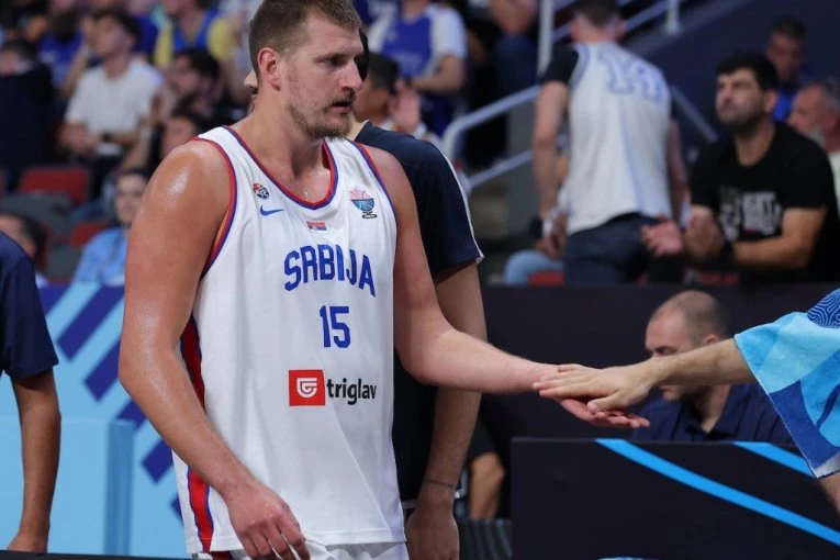 JOKIĆA NEMA NIGDE! Strašno šta se desilo u Rigi, navijači Srbije su šokirani (VIDEO, FOTO-GALERIJA)