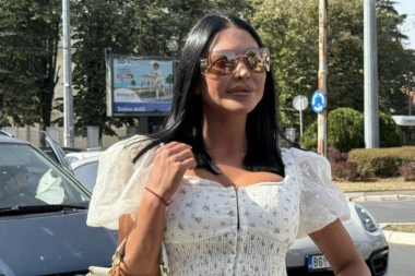 UHVATILI SMO MAJU S POZNATIM MUŠKARCEM! Marinkovićeva juče stigla na Pink, a evo s kim je izašla na večeru! (VIDEO)