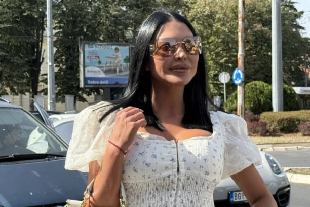 MAJA MARINKOVIĆ NAPRAVILA HAOS NA PINKU: Starleta izazvala KOLAPS, pogledajte kako sada izgleda! (VIDEO)