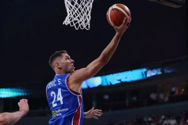 "NE IZGLEDA DOBRO": Stefan Jović se povredio, trener zabrinut!