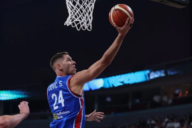 "NE IZGLEDA DOBRO": Stefan Jović se povredio, trener zabrinut!
