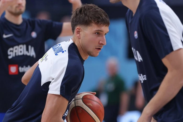 BOGDAN SAČEKAO SAIGRAČE U SVLAČIONICI! Ovako se ponašao naš kapiten (VIDEO)