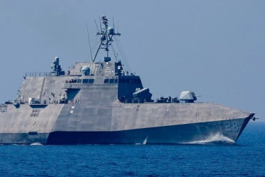 RASTU TENZIJE! Američki rati brod ušao u Panamski kanal: Venecuela se sprema za odbranu zemlje