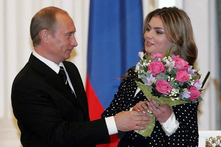 GOVORILO SE DA JE PUTINOVA LJUBAVNICA I DA MU JE RODILA DECU! Alina Kabajeva postala neprepoznaljiva - pojavile se zapanjujuće fotografije