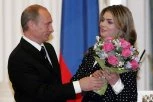 GOVORILO SE DA JE PUTINOVA LJUBAVNICA I DA MU JE RODILA DECU! Alina Kabajeva postala neprepoznaljiva - pojavile se zapanjujuće fotografije