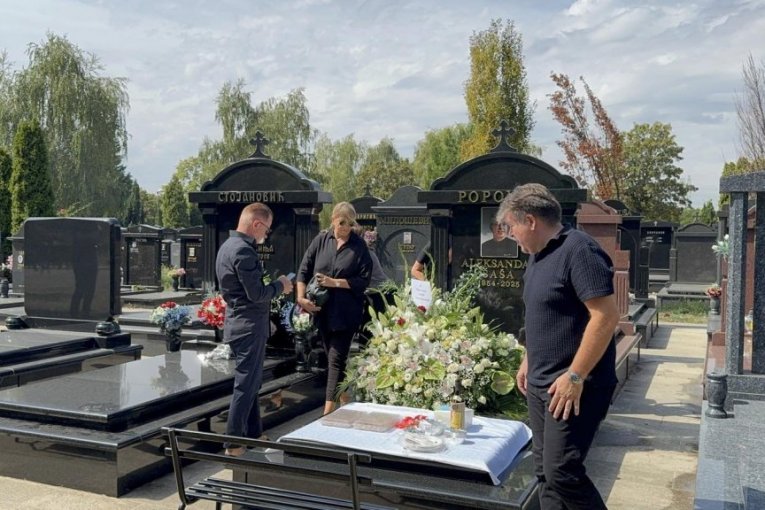 Suzana Jovanović na pomenu Saši Popoviću