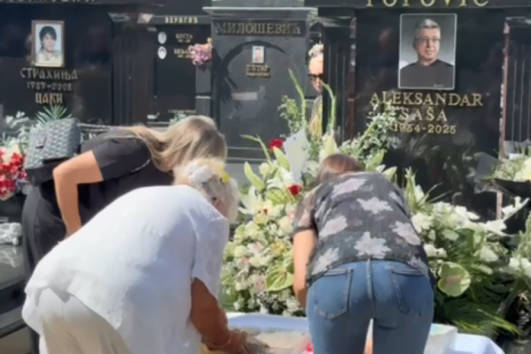 Sestra Saše Popovića stigla na pomen