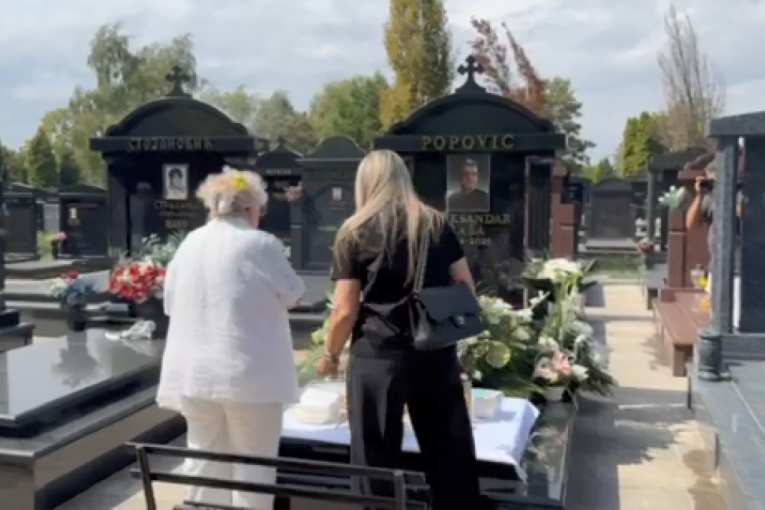 Sestra Saše Popovića stigla na pomen