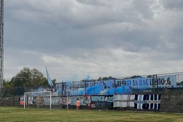 SVE JE KAO PRE: Rad na pobedničkom koloseku - na Banjici se opet igra fudbal vredan aplauza i podrške! (VIDEO)