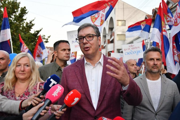 "OČEKUJEM DA SNS IMA VIŠE OD 50 ODSTO": Vučić o istraživanju Ipsosa: Naša sigurnost je na 76 procenata, a njihova na 37