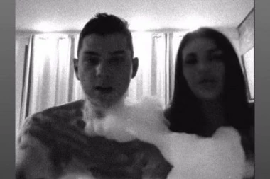 ENA I PEJA NASTAVLJAJU DA INTRIGIRAJU JAVNOST! Objavili video goli iz kade, pa uradili OVO! (VIDEO)