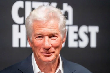 RIČARD GIR DANAS NAPUNIO 76 GODINA, A LJUBI OVU LEPOTICU! Glumac u braku sa skoro četiri decenije mlađom!